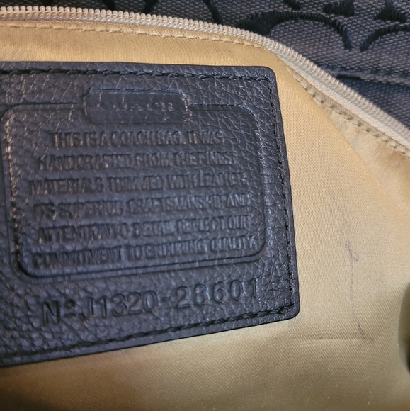 Coach  Black Madison signature tote shoulder bag with silver finishing. - Picture 3 of 7